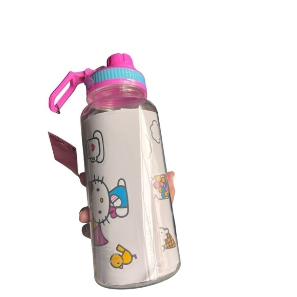 Hello Kitty Plastic Water Bottle Twist Spout, 32 oz. - Picture 2 of 9